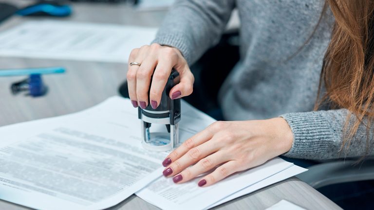 Arrange Professional Witnessing With Mobile Notary Services for Eligible Documents